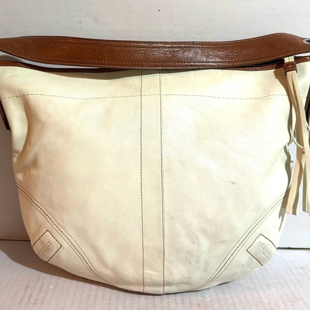 Coach vintage Elegant Cream/ brown Leather Shoulder Bag